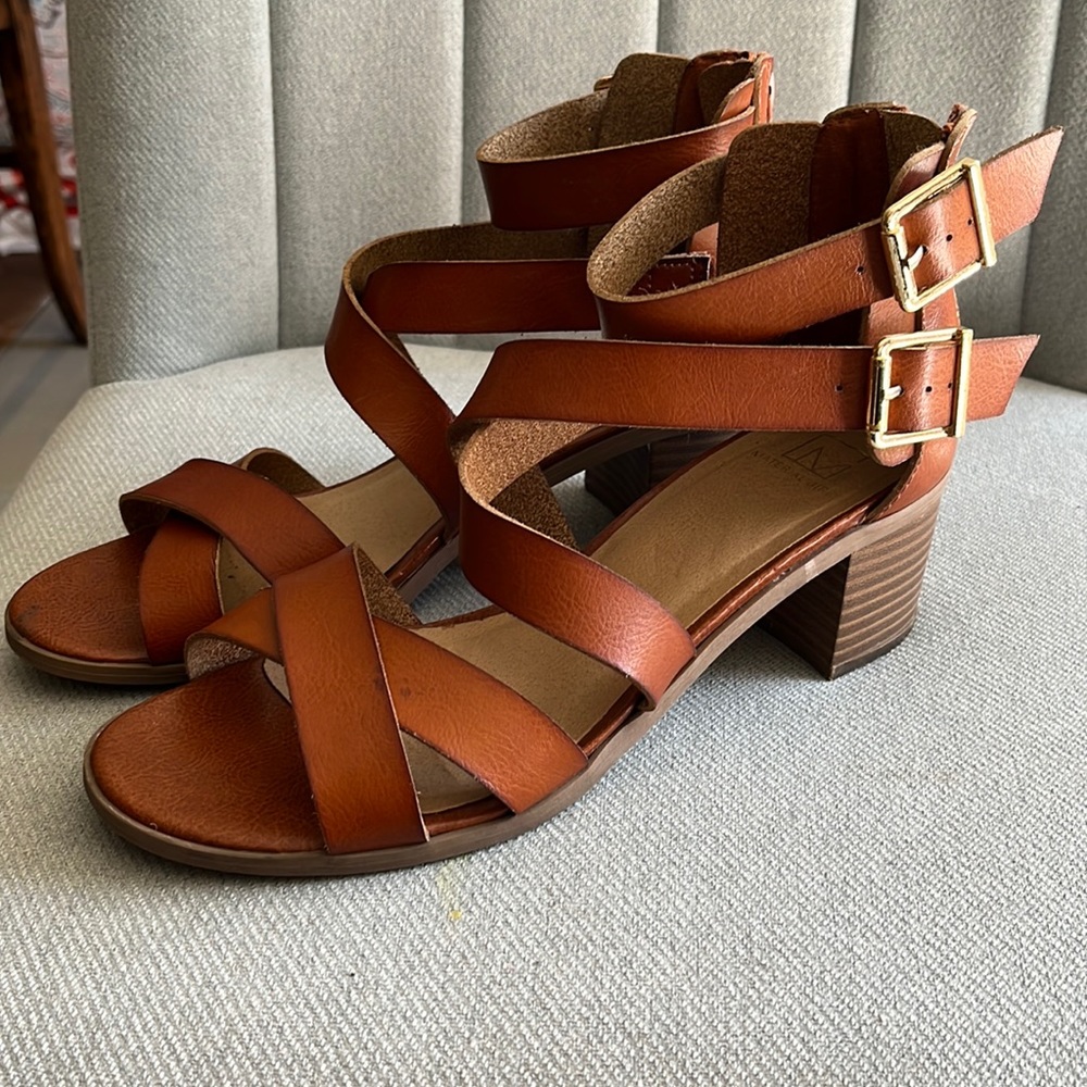 Material Girl- summer sandal, size 10